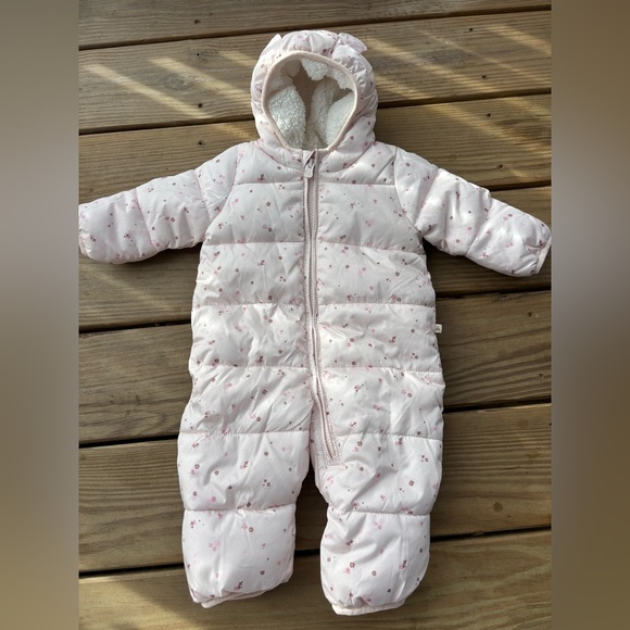 GAP Baby Pink Floral Snowsuit size 0-3 months